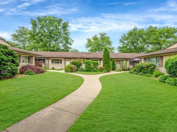 122 Feller Drive #122, Central Islip, NY 11722