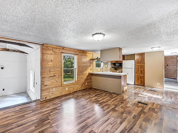 5th image of N2450 E Pine Cir