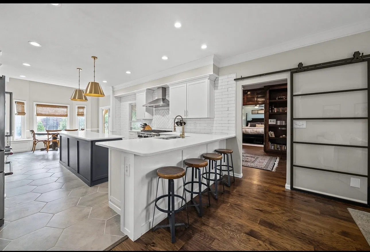 5 bed, 3493 sqft, $3,488 — Photo 4