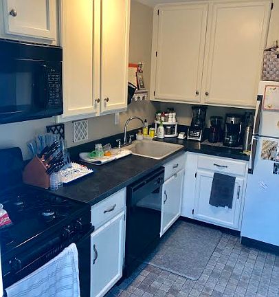 3rd image of 22805 Lakeshore Dr