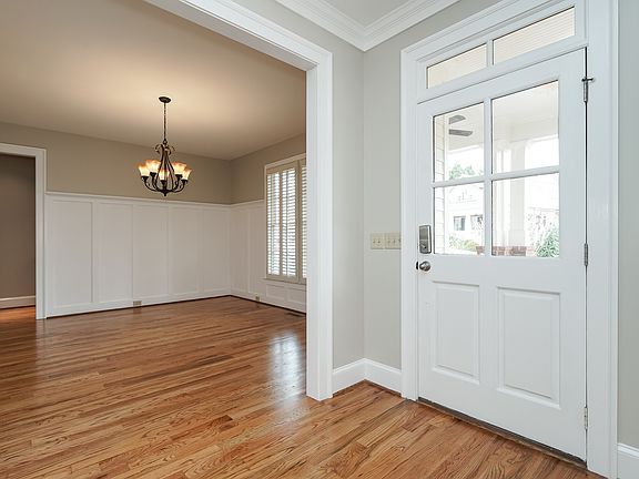 4th image of 801 Village Greene NW