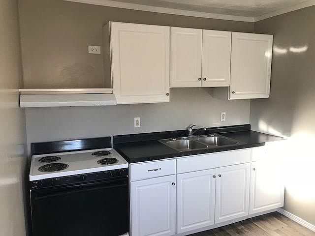 1st image of 147 S Van Buren Ave APT 4