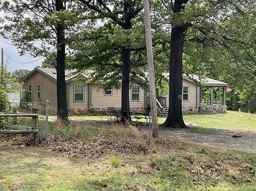 1st image of 921 Bailey Ln