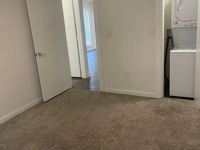 2106 Bennett Ave — Photo 17