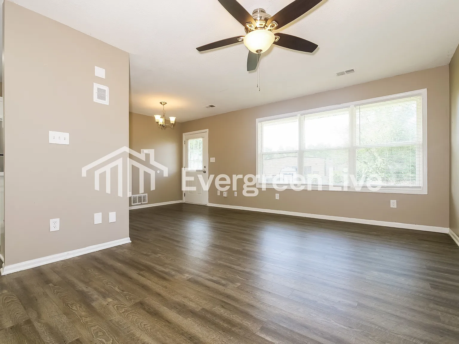 3 bed, 1.5 bath, 1191 sqft, $1,595 — Photo 3