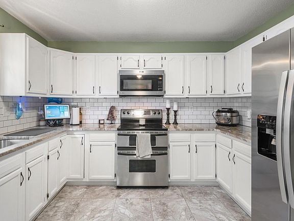 2nd image of 970 Winterside Ln