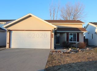 3608 Village Green Ln, Moorhead, MN 56560