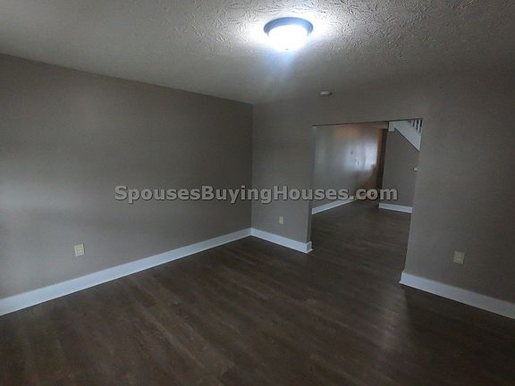 2nd image of 625-627 N Tacoma Ave #625