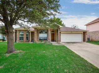 807 Steadman Dr, Cedar Hill, TX 75104