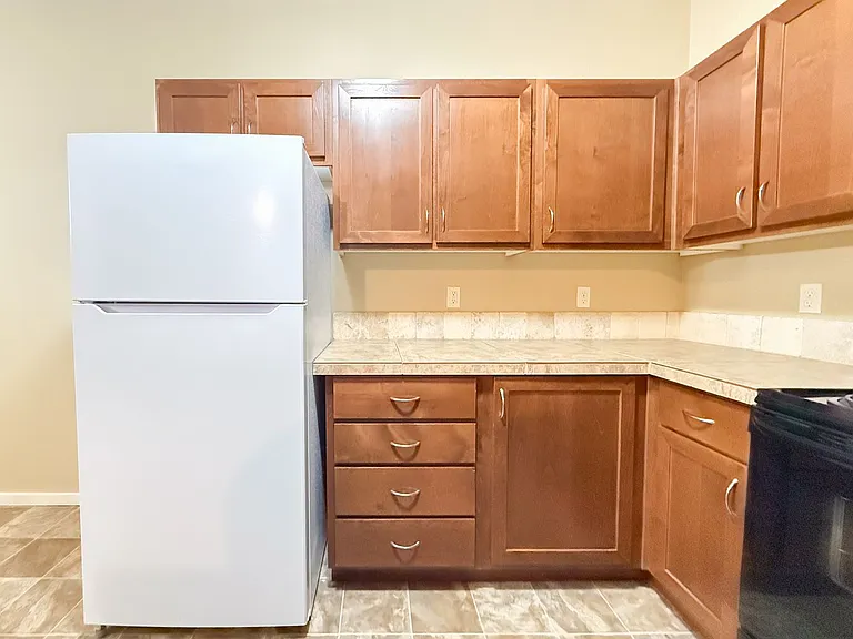 Catron Apartments - 1-3 Bedrooms 2 Bathrooms with In Unit Washer/Dryer and Internet — Photo 62