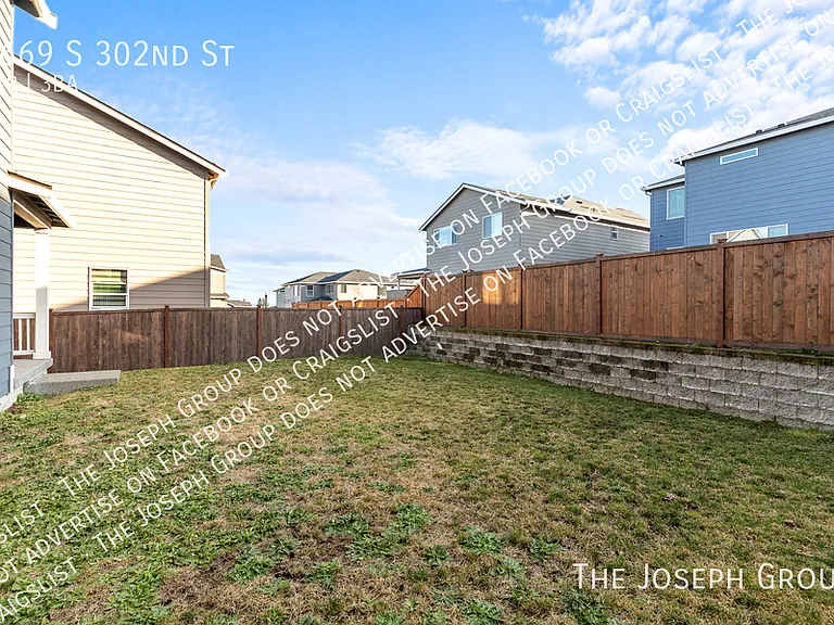 5669 S 302nd St — Photo 40