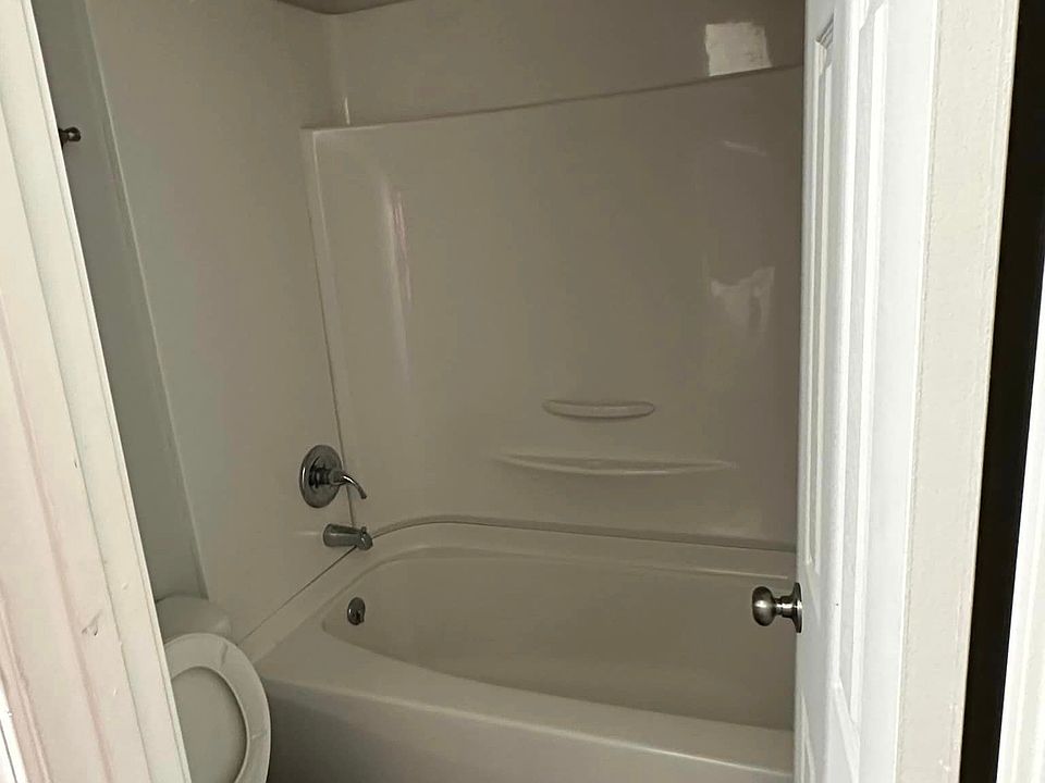 1st image of 4929 Galveston Dr APT 27