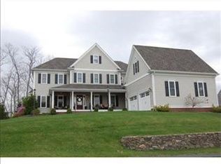 140 Riverside Dr, Wrentham, MA 02093