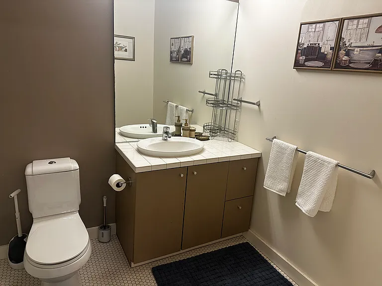 1926 W Burnside St #306 — Photo 14