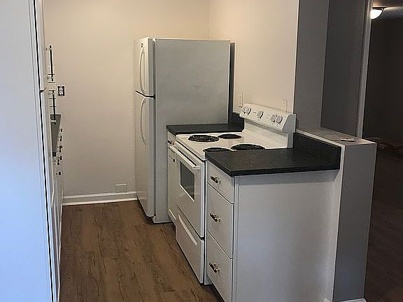5th image of 3223 Altacrest Dr