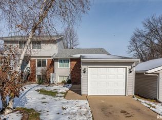 1804 Vienna Ct, Pekin, IL
