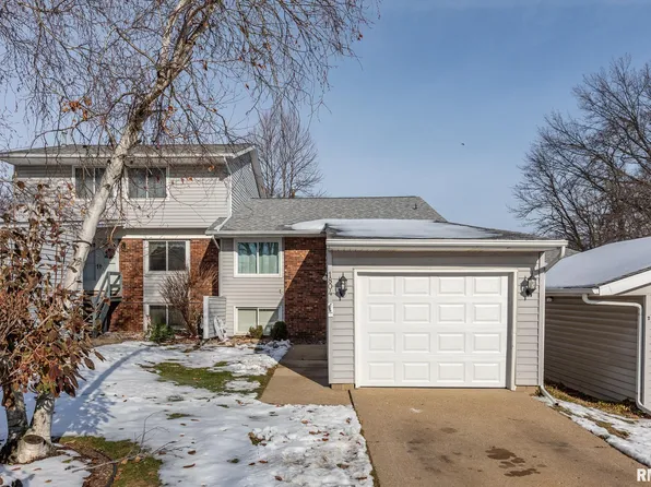 1804 Vienna Ct, Pekin, IL 61554