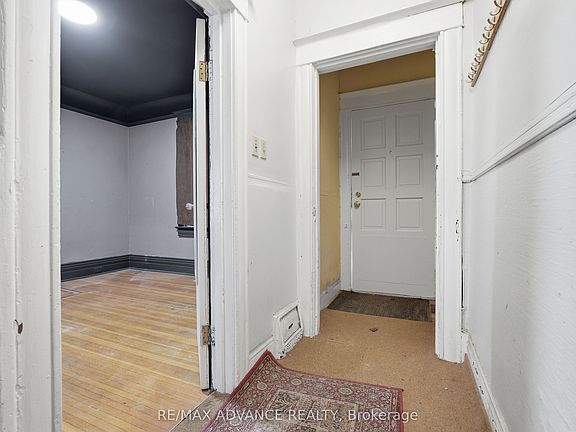 4th image of 82A Augusta Ave