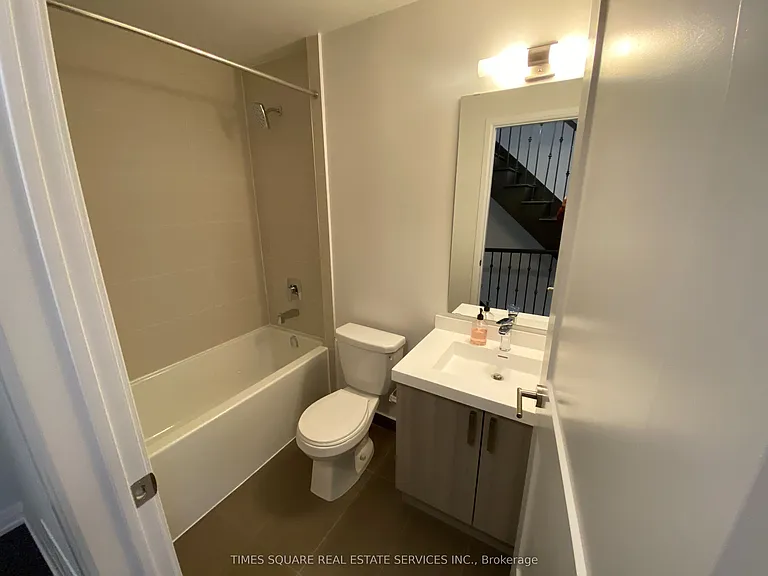 1050 Portage Pkwy #Townhouse 32 — Photo 11