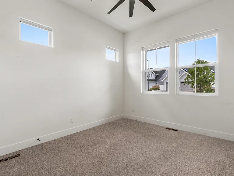 207 W Wrangler St — Photo 40