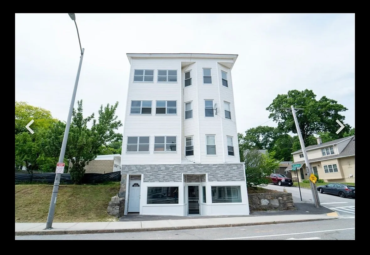3 bed, $2,250 — Photo 1