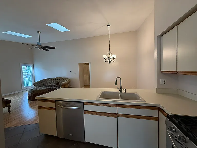 1726 Ranchview Dr — Photo 7
