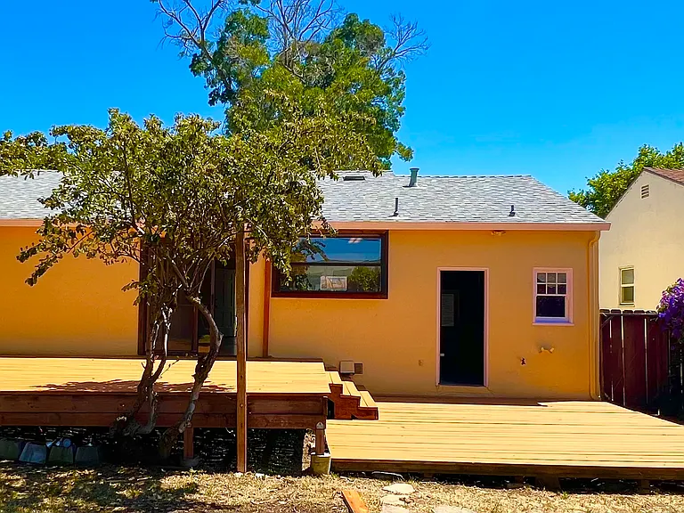 221 Hermosa Ave — Photo 25
