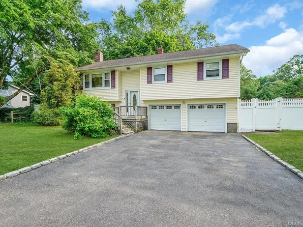 4 Margaret Drive, Nesconset, NY 11767