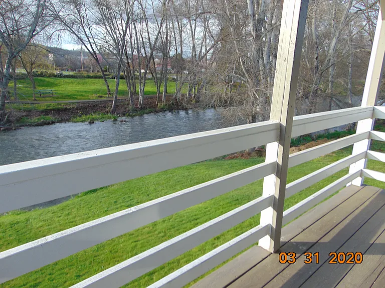 1012 S Shasta Ave — Photo 12