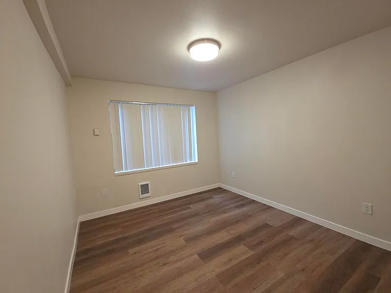 First Hill Apartments — Photo 15