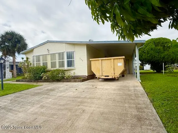 207 Pompano Ct, Barefoot Bay, FL 32976