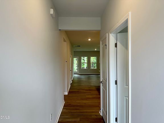 4th image of 200 Buckthorn Dr