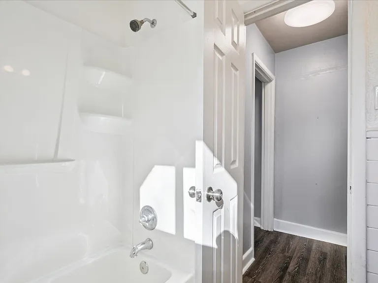 222 Woodhaven Rd #A — Photo 11