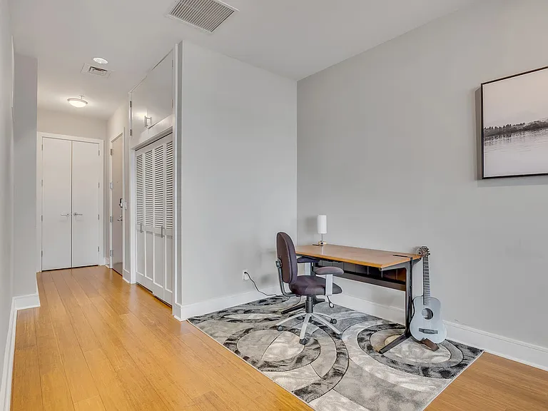 555 5th St #719 — Photo 14
