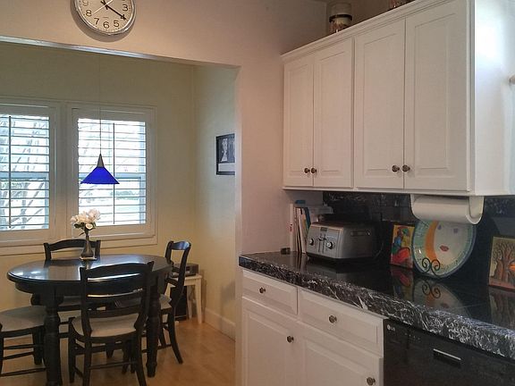 Kitchen dishwasher, granite counters
