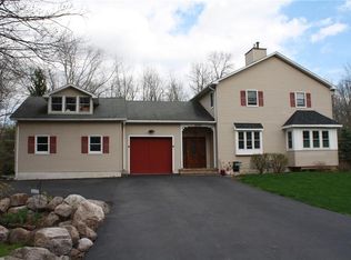 100 Park Cir E, Rochester, NY 14623