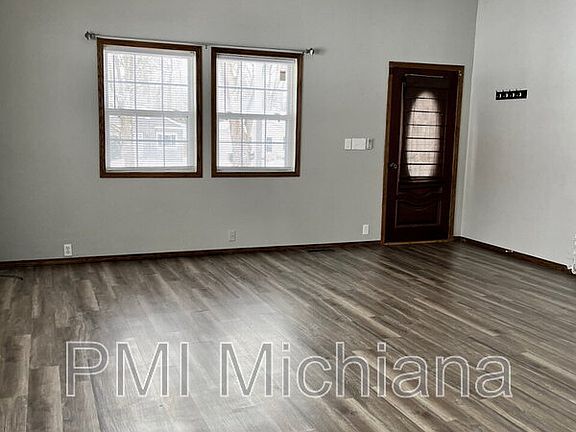 2nd image of 19901 Oakdale Ave