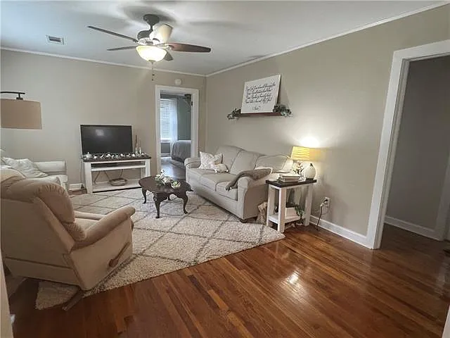 1828 Wycoff St — Photo 13