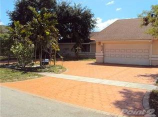 9524 SW 8th St, Hollywood, FL 33025