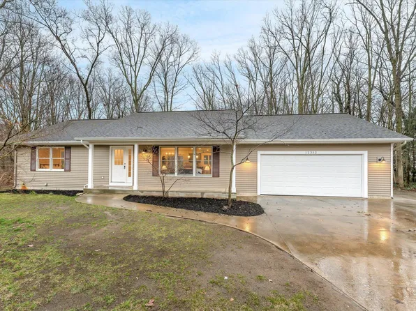 12352 Sleeper St, Grand Haven, MI 49417