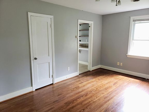 2nd image of 402 Bancroft Ave