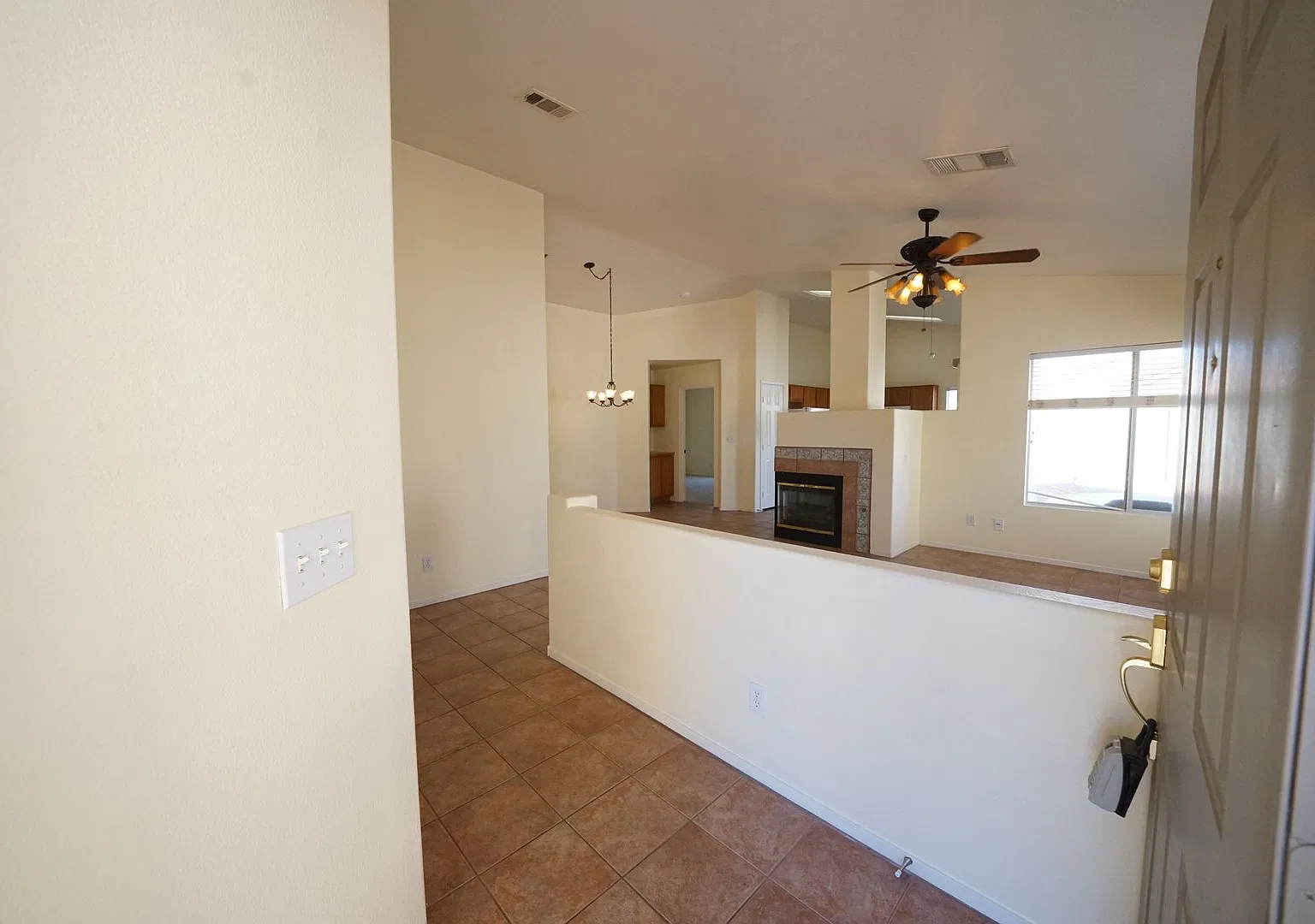 Showings Available Now — Photo 4