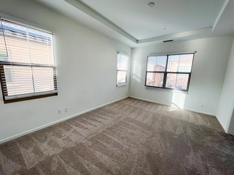 58 Quill — Photo 29