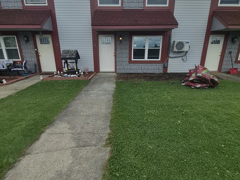 122 Adams Dr #4 — Photo 3