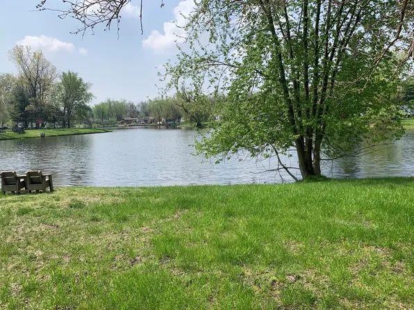 5/451 Woodhaven Dr E, Sublette, IL 61367