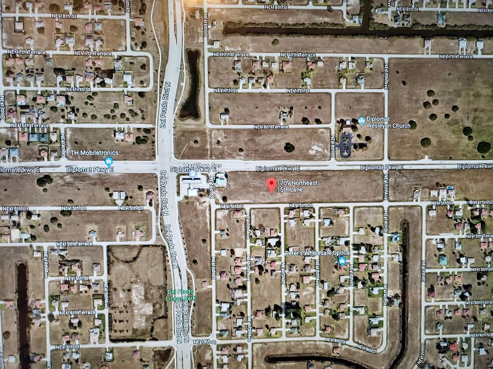 2nd image of 1709 Ne 15th Ln #Land