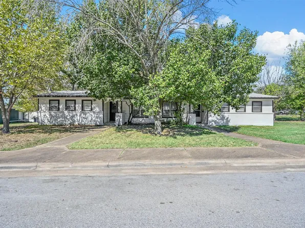 58 Pershing Dr, Denison, TX 75020