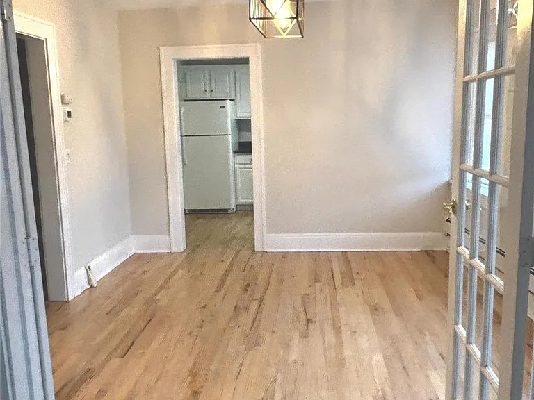 1 E Carver St — Photo 8