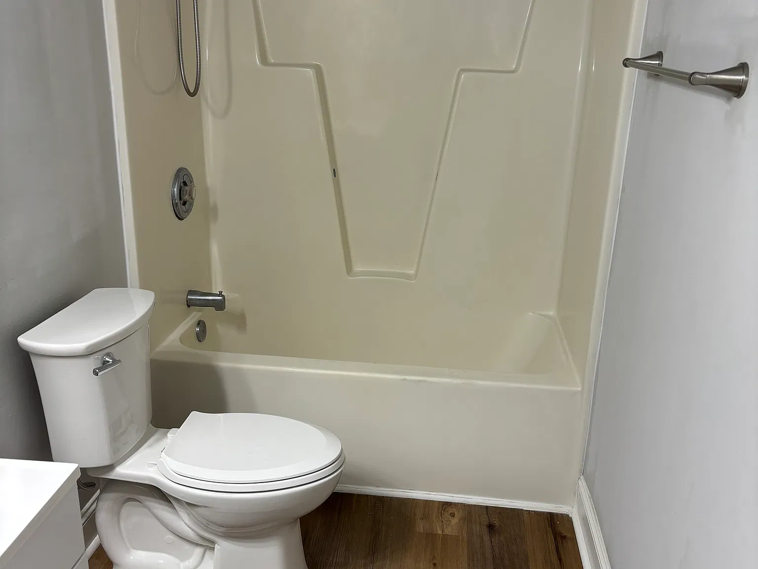 2 bed, 1082 sqft, $1,600 — Photo 3