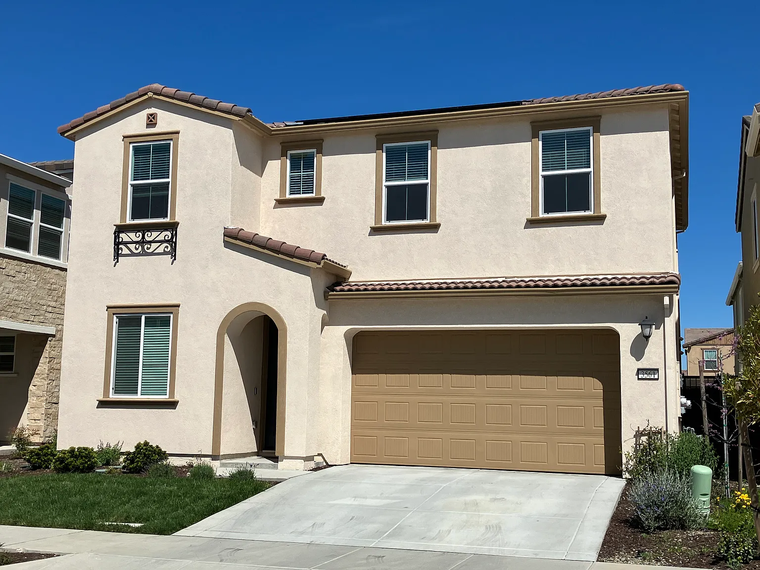 4 bed, 2018 sqft, $2,995 — Photo 1
